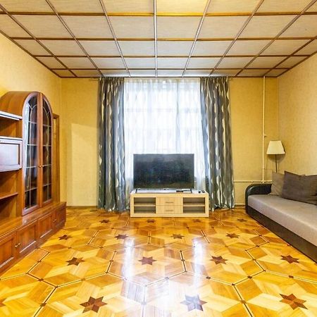 Apartments In The Center Of Minsk On Nezavisimosti 12 Esterno foto